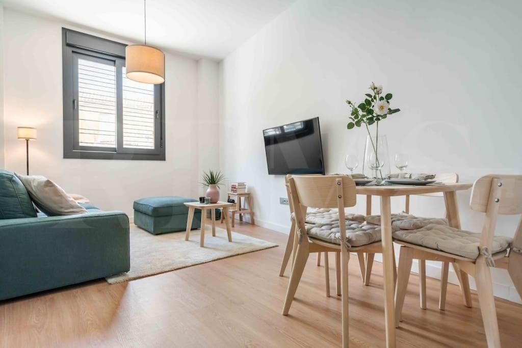 Fresh & Stylish Apartment With Parking By Rems Málaga Exterior foto