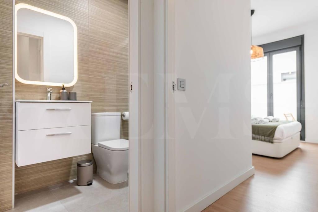 Fresh & Stylish Apartment With Parking By Rems Málaga Exterior foto